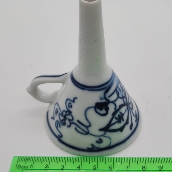 Antique White & Blue hand painted floral Porcelain Funnel with Handle, 4" Tall. - Picture 8 of 12